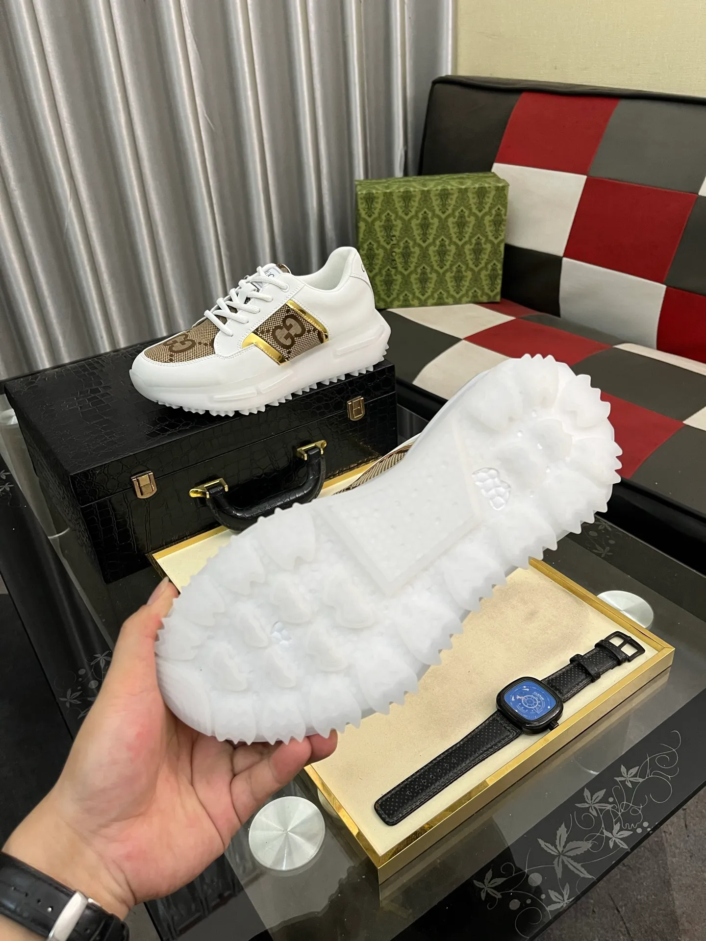 Men's Men's Shoes 💰458⌚️⌚️【GUCCI】Gucci men's latest white shoe series casual shoes! The official website is built 1:1. Upper: Made of imported cowhide, with electric embroidery ➕Inner lining: Made of high-quality first-layer pigskin, soft and comfortable. Picky material selection and exquisite workmanship give you the best enjoyment. Size: 38-44 yards, 4️⃣ colors available.